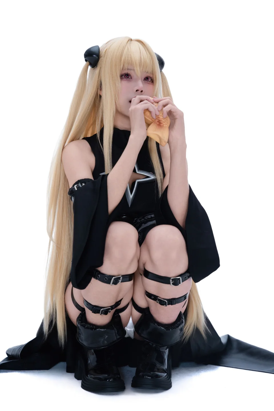 清水凪 - No.011 出包王女·金色暗影 [38P-300MB] tg@simisebaisi 【丝足阁】023.webp